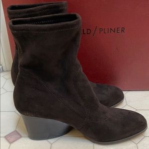 Donald J Pliner Pandra Booties